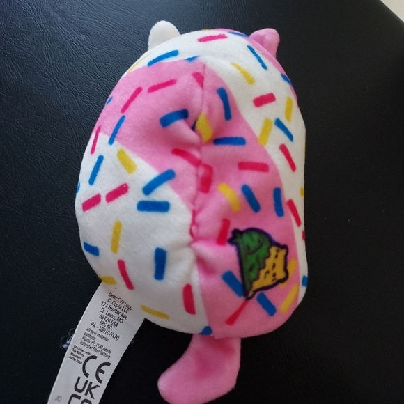 Cats VS Pickles Pawberry Twist Cat Small Beanbag Plush White/Pink - Picture 6 of 7